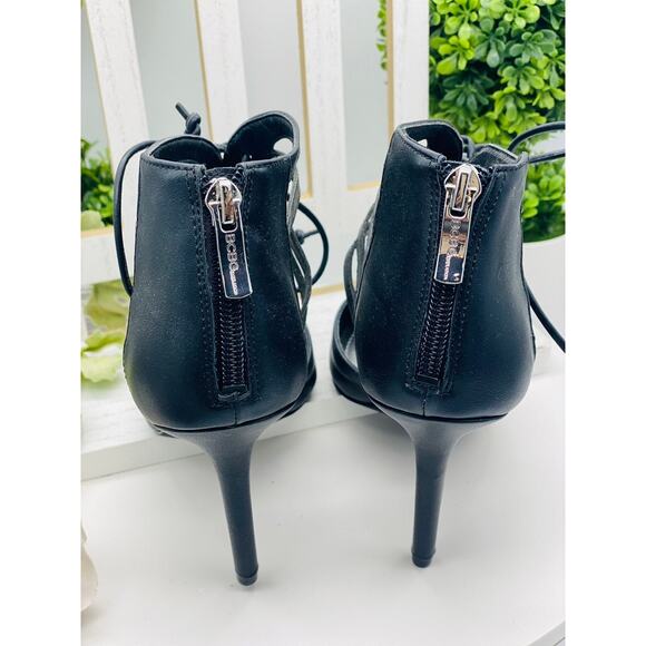 New BCBG Black Zippered Back Tie Front Design Stillettos - Picture 3 of 4